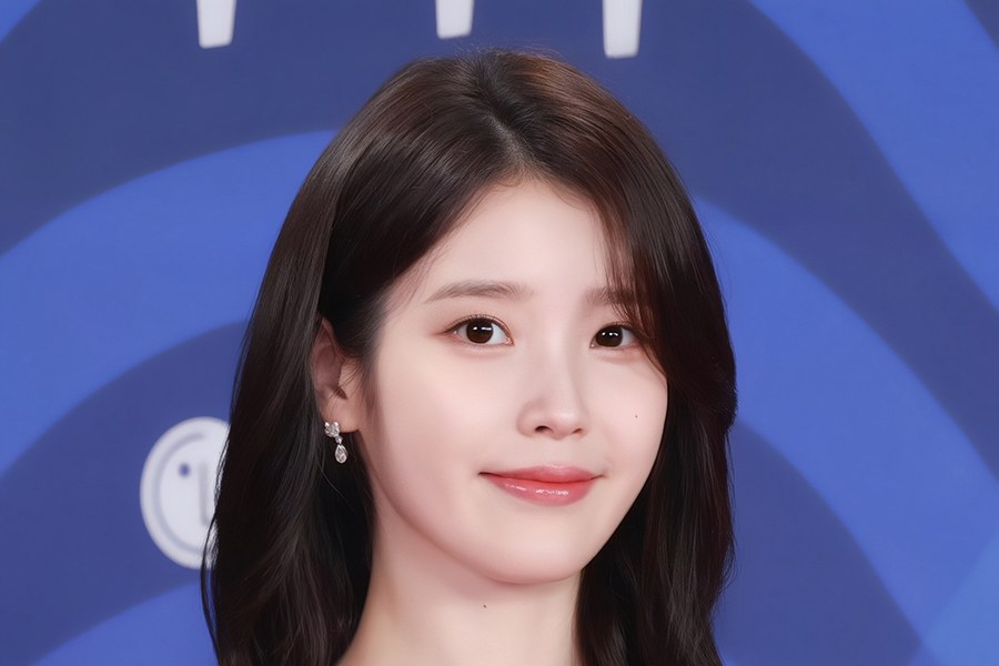 아이유 MBTI가 INFJ인 이유 — 가사 한 줄로 사람 울리는 뮤지션의 성격 분석