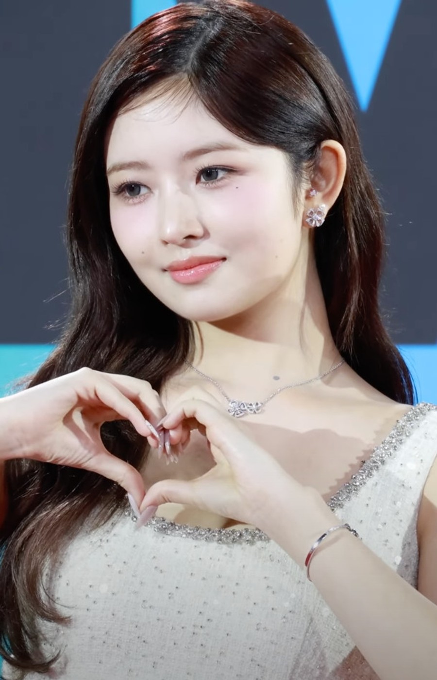 레이 MBTI는 INFP — 꿈을 위해 혼자 한국 온 아이브 멤버의 성격 유형 분석